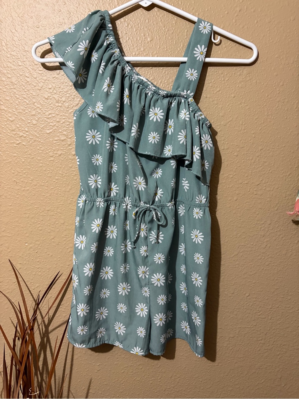 Girls One-Shoulder Daisy Print Romper in Sage Green